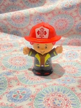 Fisher price Little People Red Firefighter Figure Kids Toy replacement fire truc